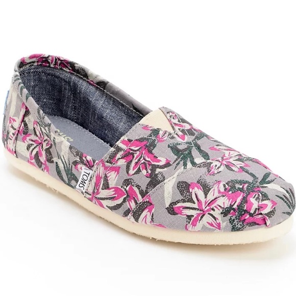 TOMS Classic Slip-On Shoe - Picture 1 of 1